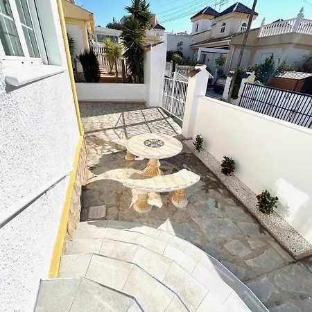 Sunny House Emika In * سيوداد كيسادا